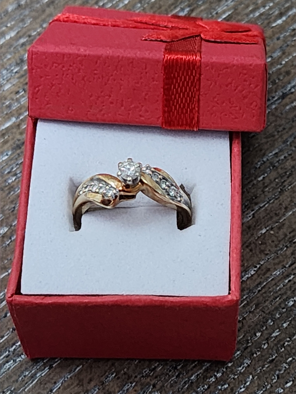 10k Round Solitaire Diamond Ring With Diamonds On Side Size 6.75/ 7 - Picture 2 of 12